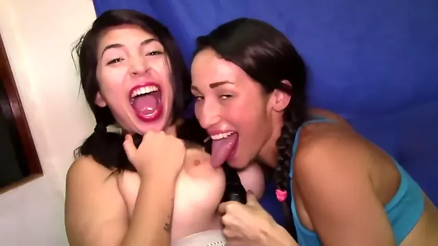 Lesbians Rinj Puthjeve, Amatore Adolishente, Adoleshente Lezbike, Puthje Me Llap, Amatore Lezbike