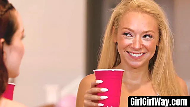 Deichbrand, Hardcore Orgie, Teen Lesben Muschi Lecken, Redhead Teen Lesben, Fotze Wird Tätowirt