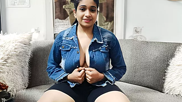 Married College Girl Cheats Fiance, Got Hot Romance with Boyfriend