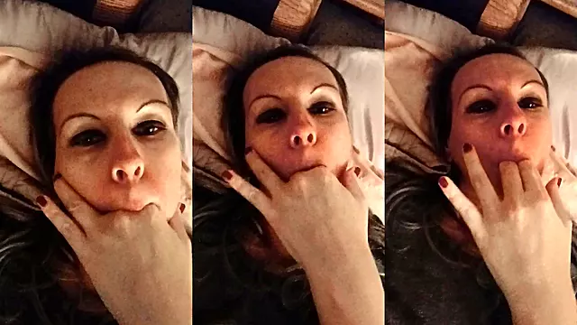 Finger Gagging Myself!