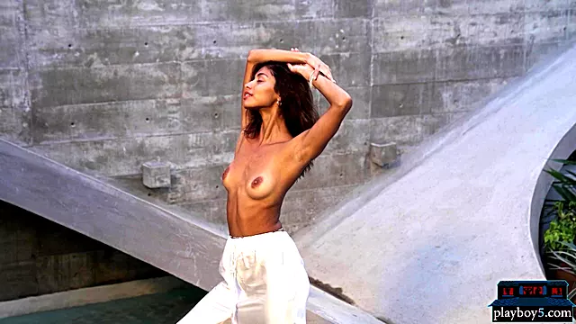 Mexican teen Carolina Reyes in the nude
