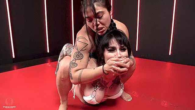 Belladona, Mão Na Boca