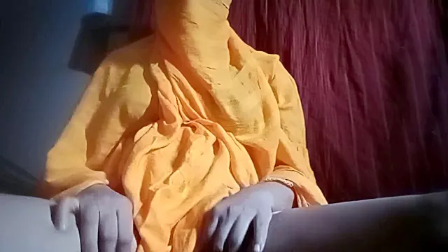 Hind Bhabhi, Kollec Kızı, Tek Qız, Yekkə Göt, Xalasini Real, Siki Seven Qizlar, Bibi, Oz Ozunu, Big Göt Solo