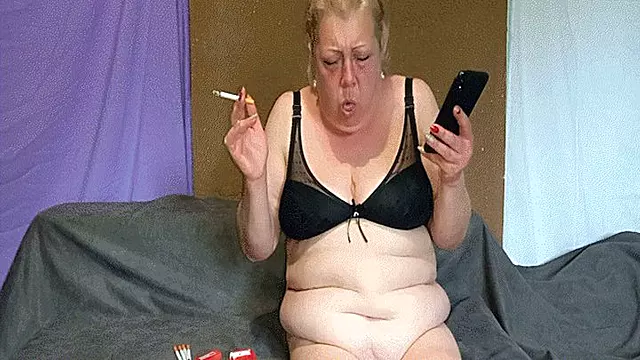 Fuma Sigaretta, Fetish Smokinf, Smocker Cough, Bordi, Moltoanziane Fumatrici