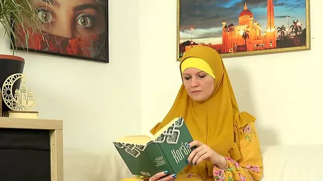 Kontol Besar Berurat, Penis Gede Lagi Ngocok, Sepong, Jilbab Blowjob, Suka, Jilbab, Diluar, Coli