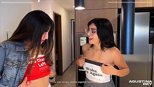 Büyük Memeli Esmer, Brunette Glasses, Esmer Lezbiyenler, Büyük Meme Lezbiyen, Cam Lesbian