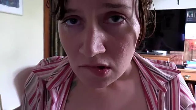 Brünette Milf, Firsting Bei Mutter, Mutter Nicht Zuhause, Milf Realität, Nah Ausicht, Oops Komm In