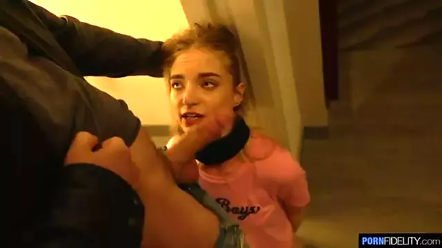 Cur Frumos Lins, Tinere Cu Par, Degete In Anal, Lins De Coaie, Adolescente Muie, Adanc In Gat