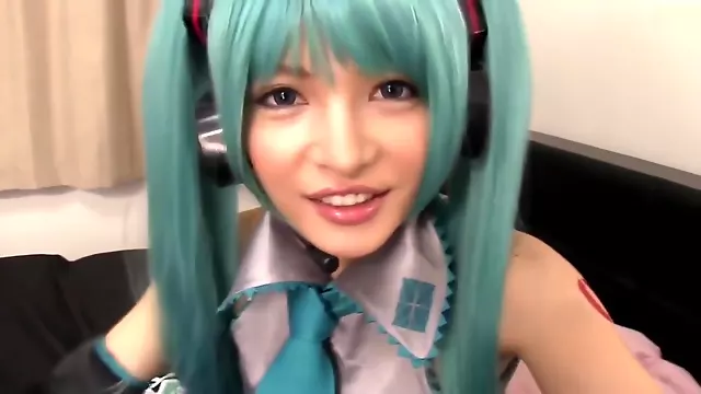 Cute Hatsune Miku Japanese Cosplayer 39