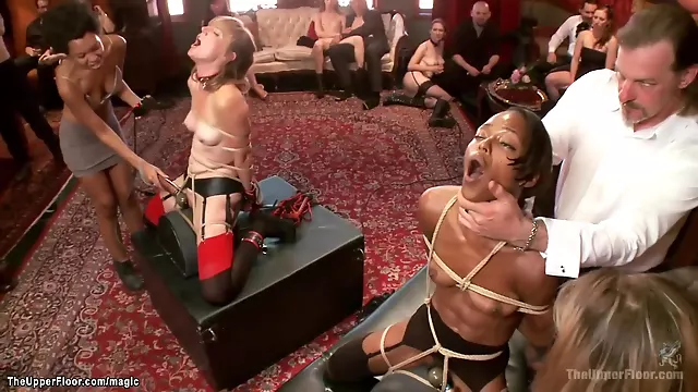 Bạo Dâm, Nô Lệ Bdsm, Người Da Đen On Blondes, Vớ Dài Bị Trói, Bị Trói Sex Toy, Da Đen Group