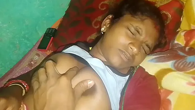 मेरी चाची का स्तन, देसी आंटी, देसी बूब्स, देसी Mallu, बाल वाले पोर्न, चाची सेक्सी विडियो, मेरे प्यारे स्तन