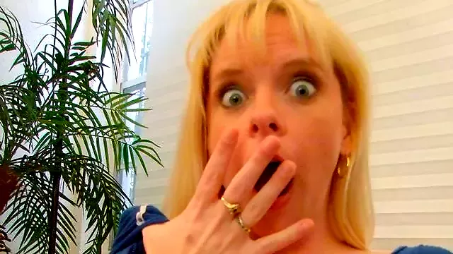 Chupando Tetas Grandes, Rubia Oral, Corrida Entre Las Tetas, Fetiche Del Cabello, Mamada Milf