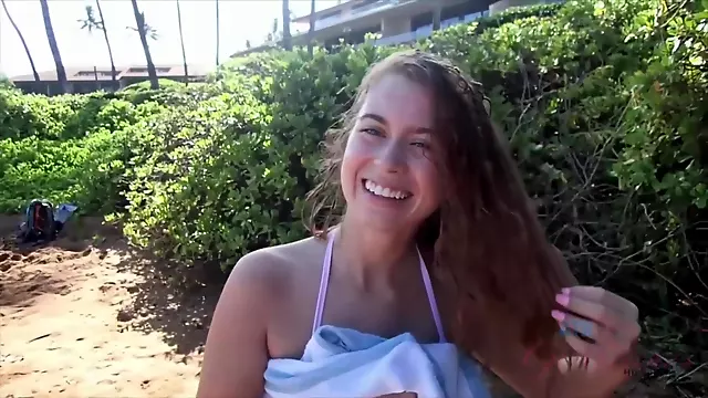 Amateur Strand, Amateur Brille, Amateure Im Urlaub, Strand Blonde, Blond Kleine Titten, Titten Brille