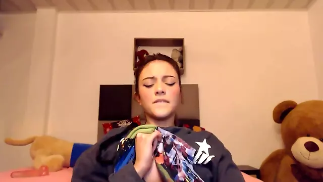 Jong Amateur, Jong Amateur Borsten, Solo Meisje Hd, Webcam Verlegen, Latina Tiener, Kleine Borsten Amateur