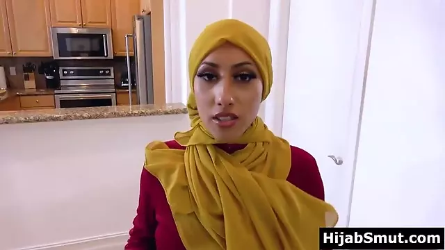Muslim girl in hijab cheats on husband with personal trainer