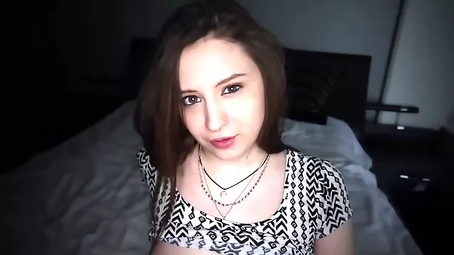 Brunette Mignonne, Arrache Cheveux, Fellation Ado, Babe Seins, Doigter Hard, Hard Teen, Longue Bite Ados