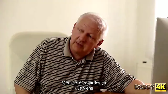 Tromper Attrapé, Ados Capturé, Ados Trompée, Levrette Teen, Papy Et Jeune, Grand Père, Vieux Et Jeune