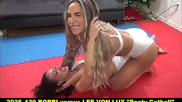 2025_129 BOBBI versus LEE VON LUX Panty Catball (mp4)