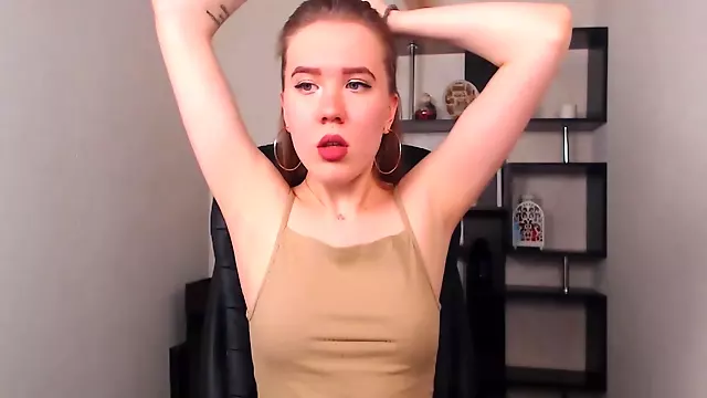Amateur Teen Toys, Tinejdžerka Amater Na Web Cam, Igračke, Solo Stolac, Pokazuje Pičku, Tinejdzeri