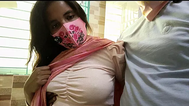 Desi Aunty Kitchen Sex - Hot Homemade Blowjob & Creampie with Teen Tight Pussy