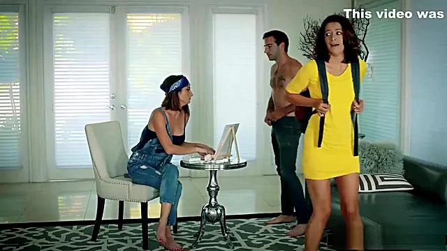 Bad stepmom Silvia teaches innocent Izzy some dirty tricks