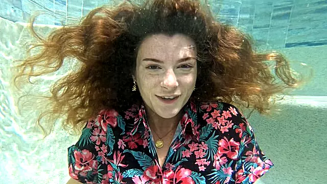Underwater Talking with Nathalia (custom)