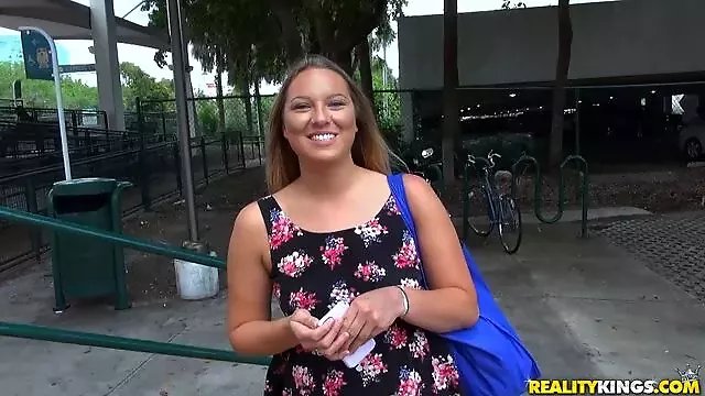Leggins, Prima Sega, Sega Perfetta, Un Cazzo Grosso Bionda Con Cazzi, Handjob Una Splendida Bionda
