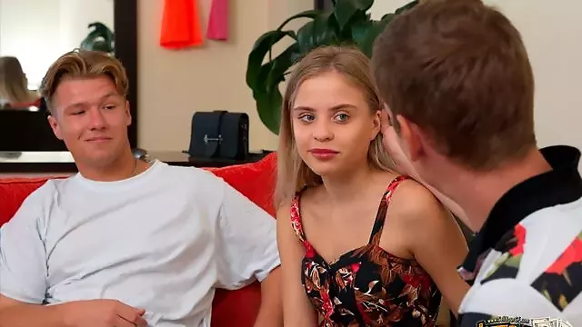 Fetiš Honění, Fetis Leginy, Vychrtlé Teen Anál, Honeni Na Prsa, Plnostihle Blondyny, Misionář
