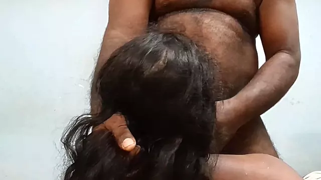 India Desi, Batang Indian Besar, Zakar Mulut, Konek Besar, Penis India, Menjilat Zakar, Bini Kena Jilat