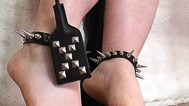Voeten Domineren, Voeten, Voeten Vernedering, Voetaanbidding, Foot Domantion Humiliation