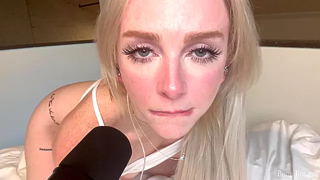 Bionda Pompino, Amica Bionda, Fica Bionda, Dildo E Pompino, Pompino Skinny, Cazzo In Bocca Dildo In Fica