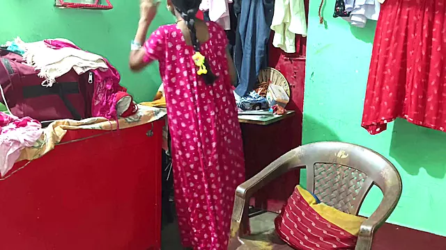 भारतीय भाभि, चूत, चुत में बाल Hd, छोटे बाल, इंडियन घरेलू औरत को धोखा, भारतीय मोज़ा, गांव में भारतीय योनि