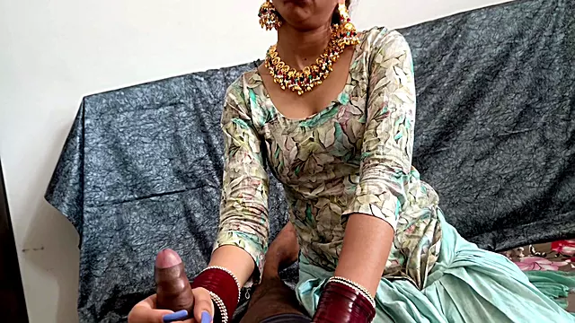 Stepfather-in-law Fuck Newly Married Bahu When Her Husband Going To Job