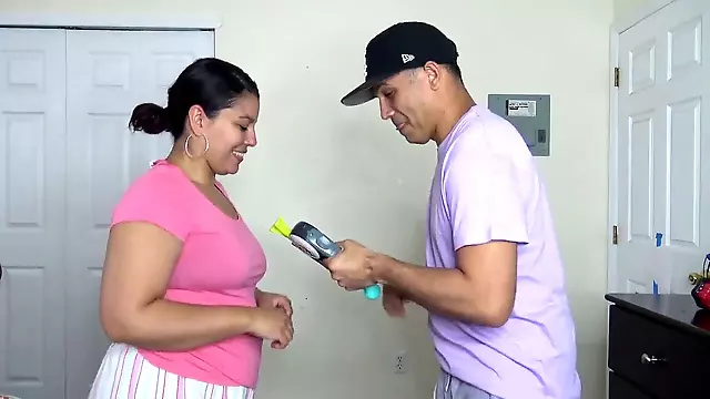 Pantsed, pantsing, sexy mom gets pantsed