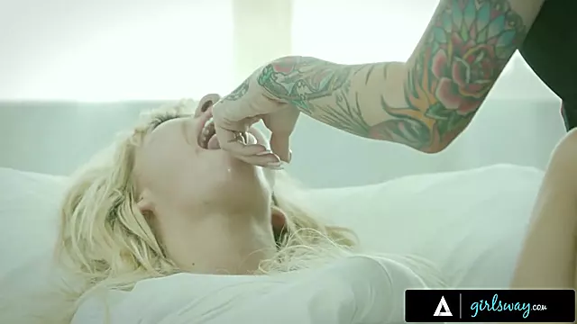 Arap Jebe Plavusu, Arapi Javno, Anal Plavuše, Plavusa, Sise Plavuse, Hot Mom Public, Lijepe Sise