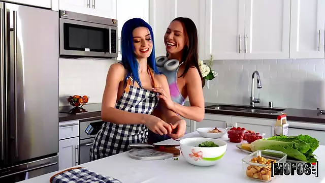 Büyük Memeli Amatör Frikik Videos, Büyük Meme Yalama, Büyük Meme, Öpusme Yalama, Küçük Memeli Kız