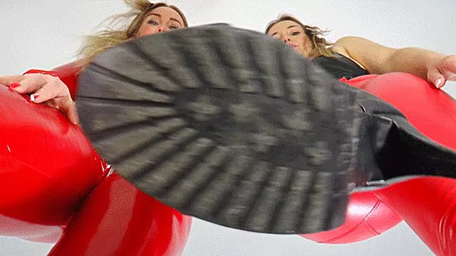 Stopala Zene, Zenski Rob, Rob Fetis, Stare Foot Fetish, Lizanje Nogu, Rob Lize Stopala, Duplo Lizanje
