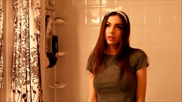 Teen Dusche, Hübsches Teen, Teen Erwischt, Grosse Big Tits, Teen Titten, Vollbusige Teen, Dicke Titten Dusche