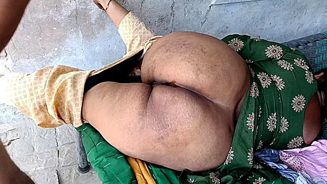 Beauty Pooja Moans Loudly While Getting Fucked Hard in Assfucking Style and Missionary - Indian Desi Mms HD Porn Video BDSM POV