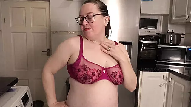 Amatrice Solo, Amatrice Strip, Culotte, Cuisine Beauté, Mature Bbw Pantalon, Matures Tease, Allumeuses Stockings