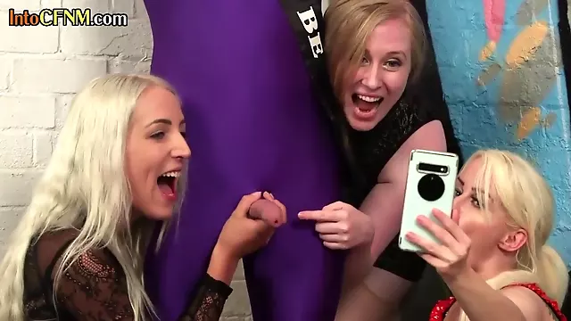 Amateur Gruppe, Amateure Handjob, Amateure Masturbieren, Er Wichst Seinen Schwanz, Schwanz Wichsen