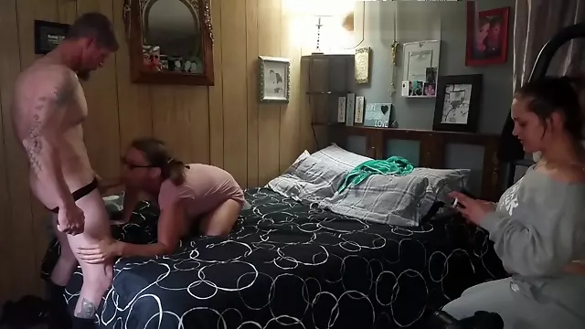 Amateur Brünette, Amateur Freunde, Cuckold Paar, Zuschauen Paar, Hahnrei Teen, Freundi8N Schaut Zu