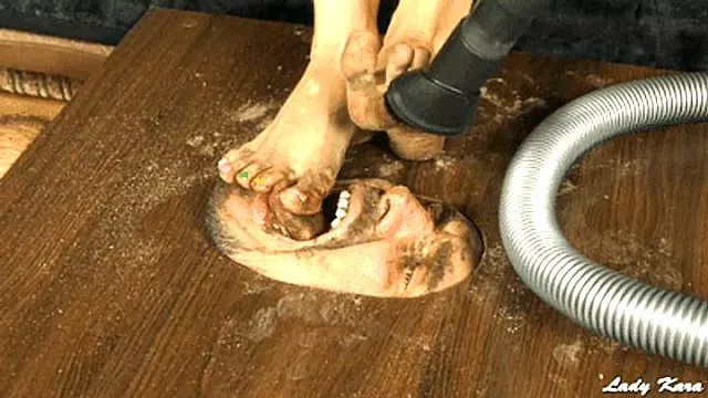 Domination Dressage, Domination Humiliation Pieds, Feet Slave Soit Domination, Esclave Pieds
