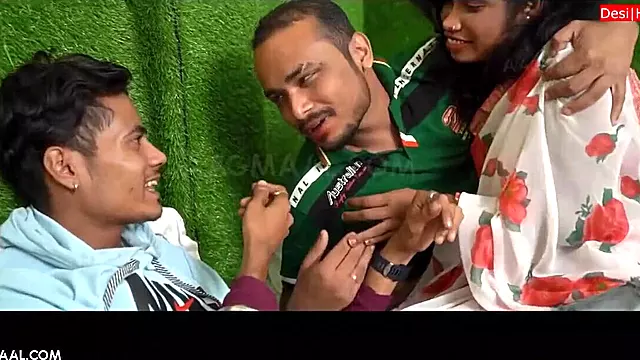 Hint Desi, Sıcak Üçlü, Yaşlı Hint, Hindistan Seksi