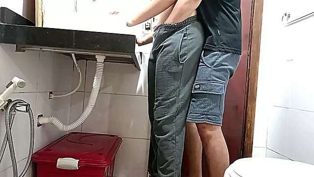 Amatör Banyo, Amatör Patron, Amatör Cumshot, Amatör Hizmetçi, Milf Amatör, Aldatma Patron, Aldatırken Yakalanma