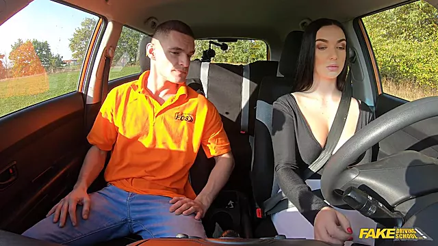 Größe Brüste Ficken, Brunette Big Brust, Große Brüste Kehlenfick, Euter, Brünette Deepthroat