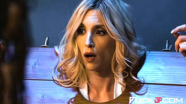 Phoenix Marie In Whor Godess of Thunder XXX Parody 1