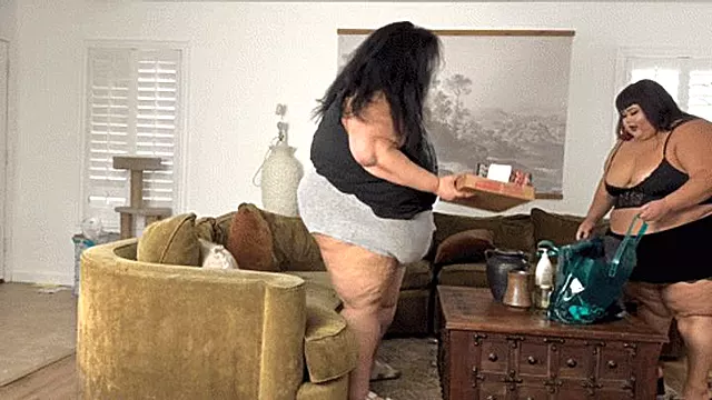 POV: Lingerie Haul, Fat Talk & Squashing a Peeping Tom
