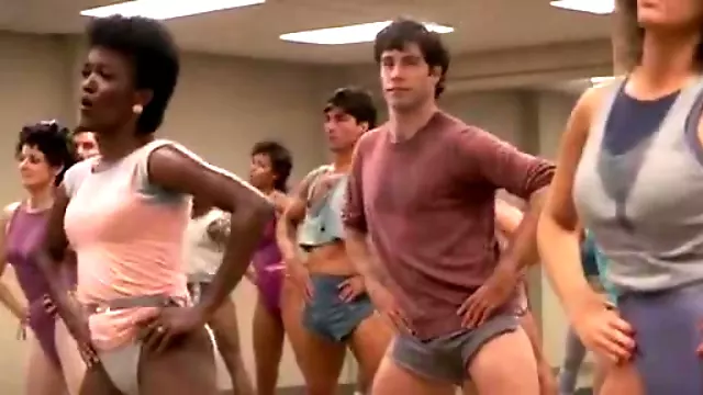 Marilu Henner,Jamie Lee Curtis,Charlene Jones in Perfect (1985)