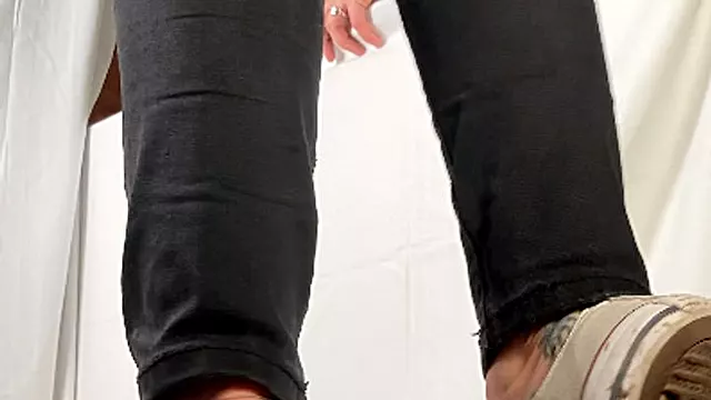 Black friday Special - A Shoejob with dirty white sneakers - CBT, Shoejob and some spitting in well worn dirty Converse Chucks - multi - 4k